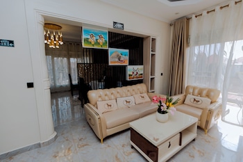 One Click Cozy Suites,,3 star
