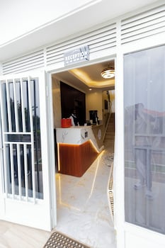 One Click Cozy Suites,,3 star
