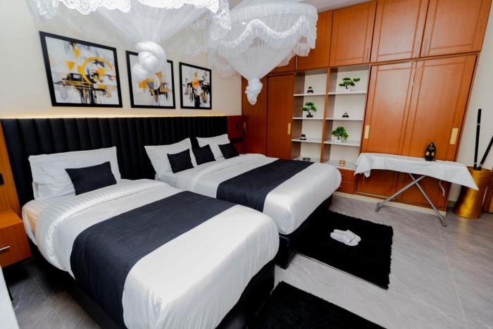 one click cozy suites