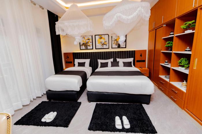 one click cozy suites