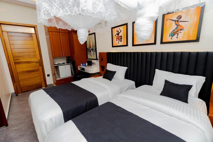 one click cozy suites