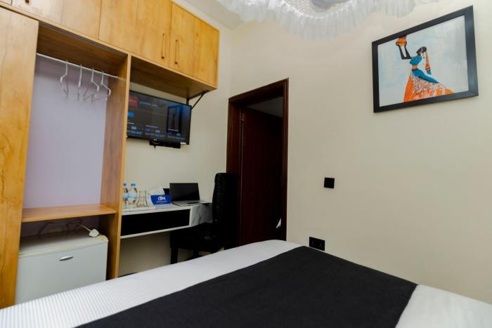 one click cozy suites