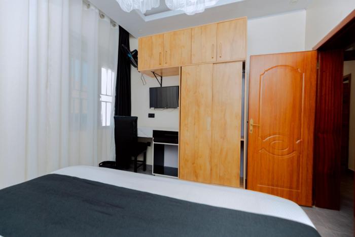one click cozy suites