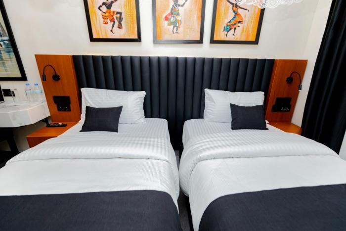 one click cozy suites