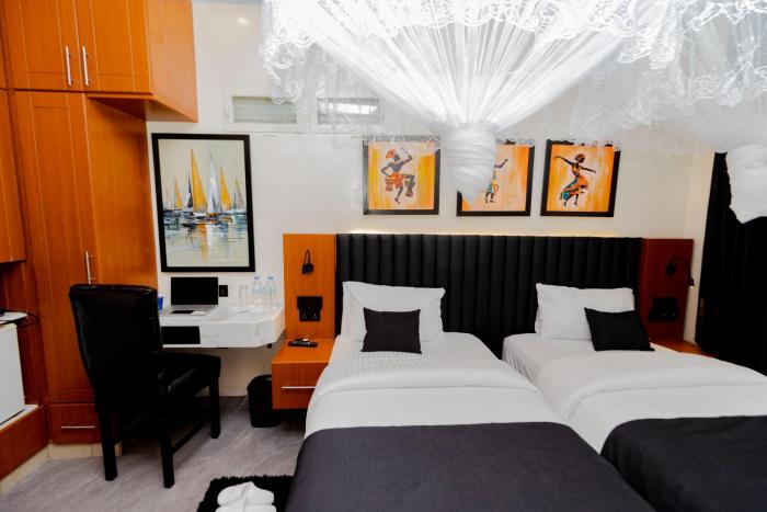 one click cozy suites