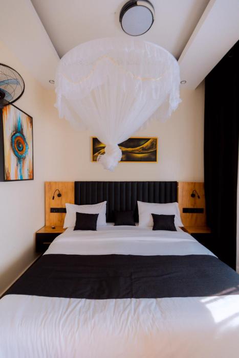one click cozy suites