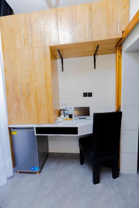 one click cozy suites