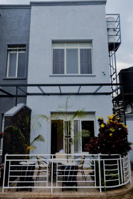 one click cozy suites