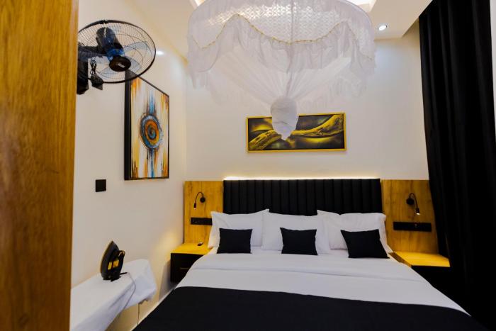 one click cozy suites