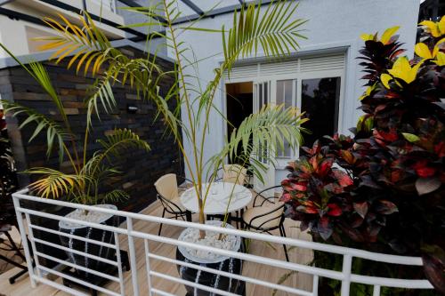 one click cozy suites