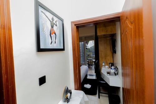 one click cozy suites