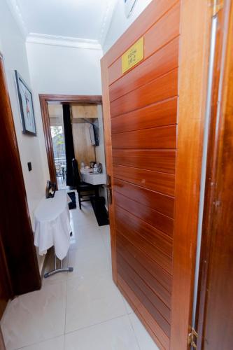 one click cozy suites
