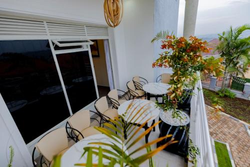 one click cozy suites