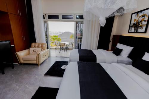 one click cozy suites