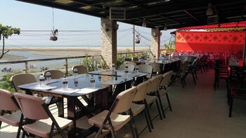 hotel sheraton kishorganj