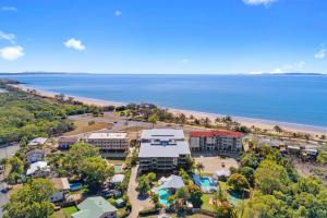 Beaches On Lammermoor Apartments,Queensland>>Lammermoor,4 star