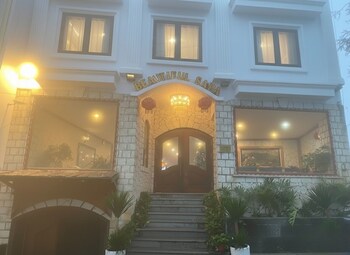 cloud chaser hotel