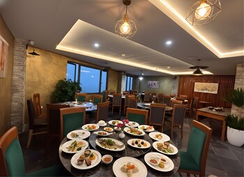cloud chaser hotel