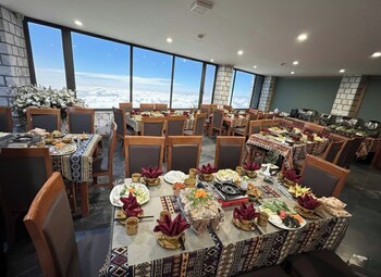 cloud chaser hotel