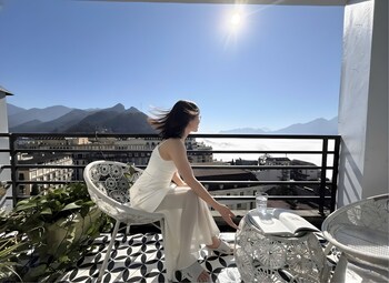 cloud chaser hotel
