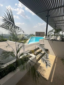 peravi suites at loxwood