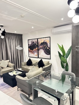 peravi suites at loxwood
