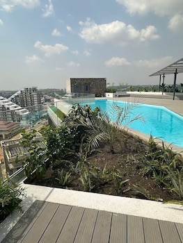 peravi suites at loxwood