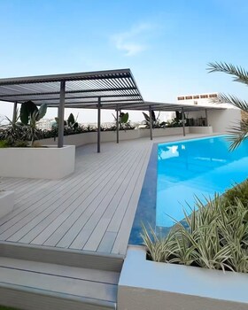 peravi suites at loxwood