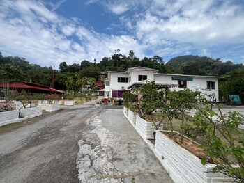 Collection O Analisa Beach Resort,,2 star