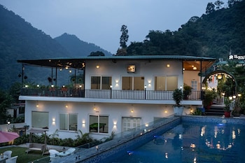 The Aravali Resort,,3 star