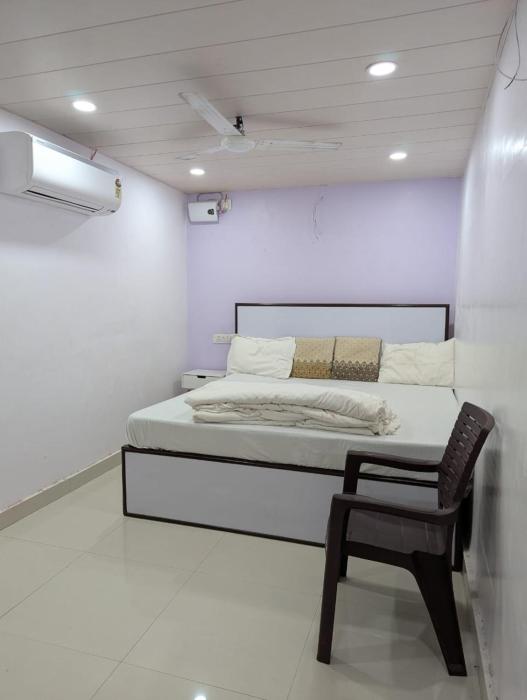 meenakshi guest house