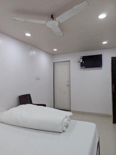 meenakshi guest house