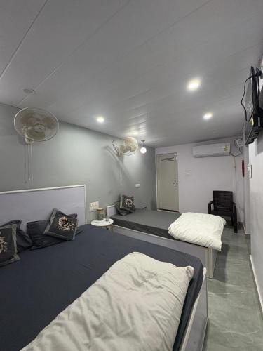 meenakshi guest house