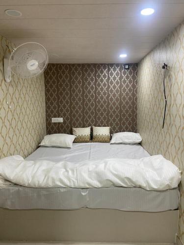 meenakshi guest house