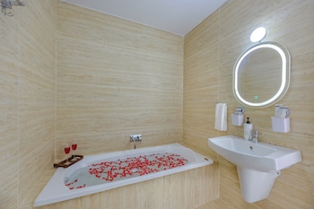 alaya stays midpoint uno 1 room suites