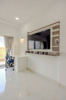 alaya stays midpoint uno 1 room suites