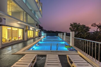 alaya stays midpoint uno 1 room suites