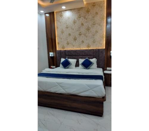 new hotel avni