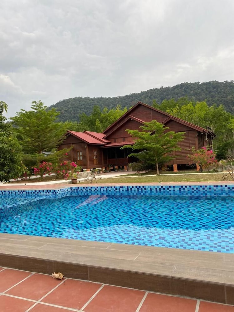 padimas villa datai valley