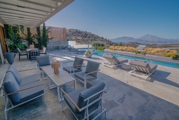 marnos grand villa