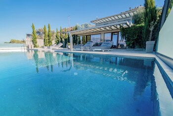 marnos grand villa