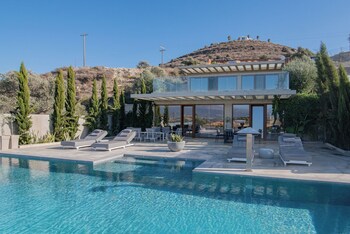 marnos grand villa