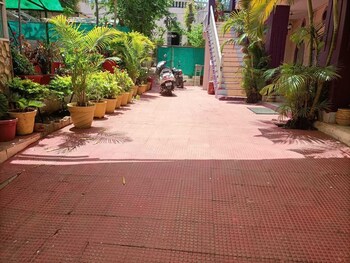 hotel new sun n rock