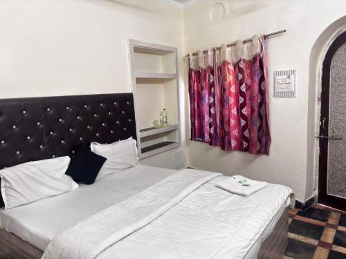 hotel new sun n rock