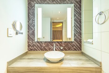 Superhost 1Br Damac Towers Paramount,,0 star