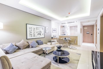 superhost 1br damac towers paramount