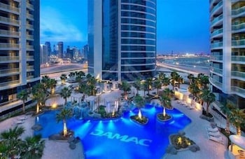 superhost 1br damac towers paramount