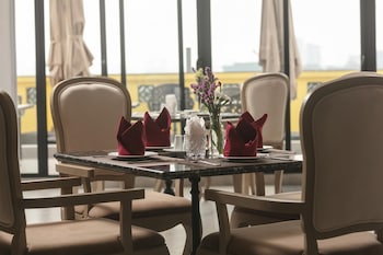 solar premium hotelandspa