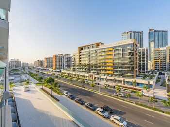 tranquil studio getaway in meydan city