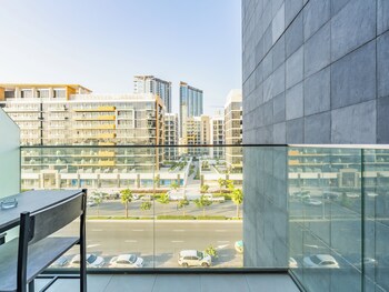 tranquil studio getaway in meydan city
